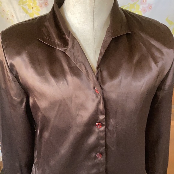 Gorgeous Shiny Chocolate Brown Blouse. Size 8 - Picture 3 of 4